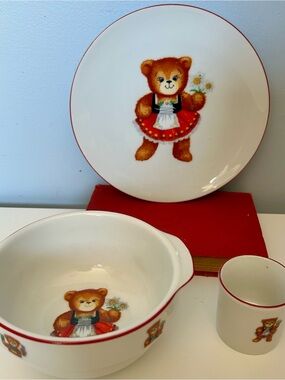 Vintage Reutter Porzellan children’s dish set made in West Germany.